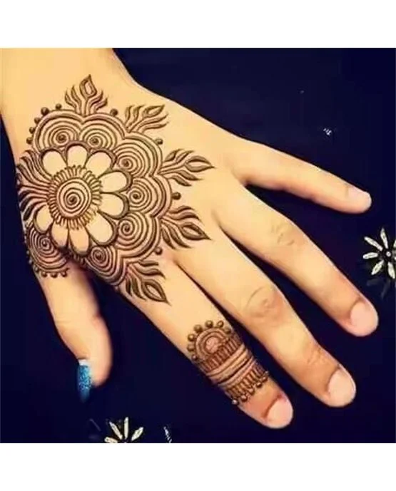 Bold Framework Using Fusion Back Hand Mehndi Design